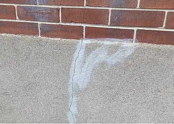 Richmond Hill home inspector 2R Leoshine