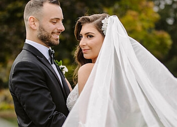 Toronto wedding photographer AGI Studio