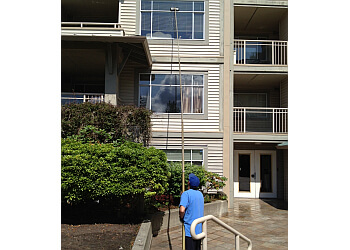 North Vancouver window cleaner A Glass Act Window Cleaning & Building Maintenance