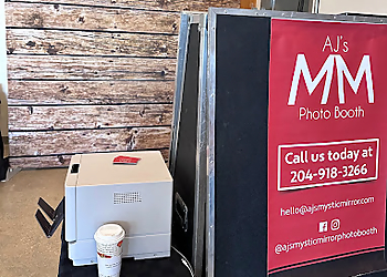 Winnipeg Entreprises De Photomaton AJs Mystic Mirror Photo Booth