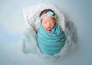 Markham babies and family photographer A Little One Studio