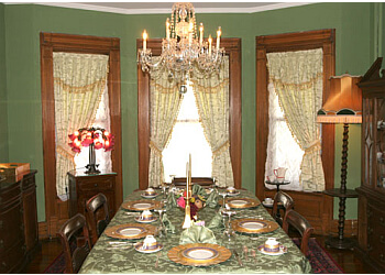 Niagara Falls bed and breakfast A Moment In Time Bed & Breakfast