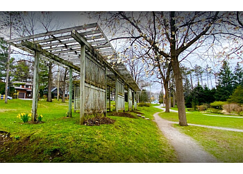 Barrie hiking trail Arboretum Sunnidale Park