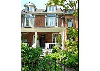 Toronto bed and breakfast A Seaton Dream