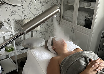 About Face & Body Laser and Wellness Clinic - Sarnia, ON Med Spas - Patient Care Image