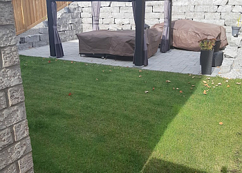 Oshawa landscaping company Acres Landscaping Inc.