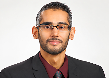 Adnan Ganiwalla - Milton, ON Services Financiers - Portrait