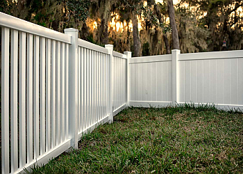 Windsor fencing contractor  Advance Tech Fencing image 1