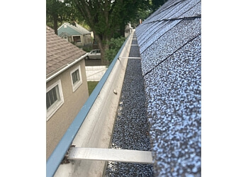 Edmonton gutter cleaner Advanced Gutter Services