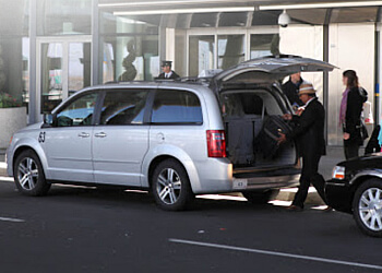 Mississauga limo service Aeroport Taxi & Limousine Service