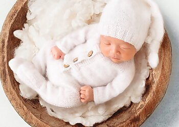 Richmond babies and family photographer Aida Miri Photography