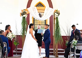 Ajax Célébrants De Mariage Aileen Dockerty