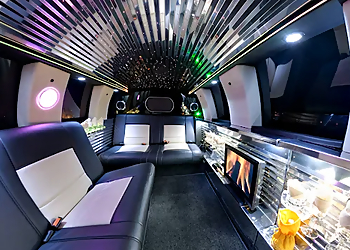 Airport Pearson Limo - Oshawa, ON Limo Service - Service Image