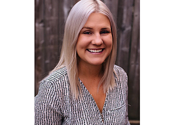 Halifax manual osteopath Alanna Kinsman, DOMP, DSc Osteopathy, RMT - BEECH STREET HEALTH CENTRE