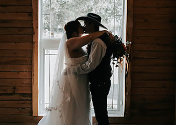 Lethbridge wedding photographer Allie Cooke Photography