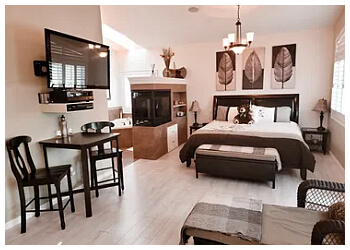 Calgary bed and breakfast Along River Ridge BB