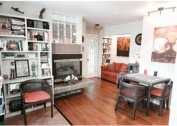 Calgary bed and breakfast Along River Ridge BB