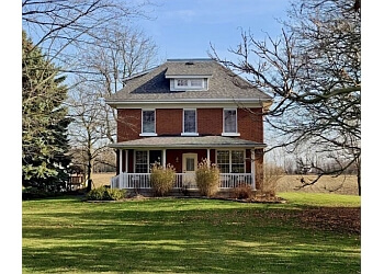 Stratford manual osteopath Alyssa Bender, RMT, DOMP - STILLPOINT WELLNESS CENTRE