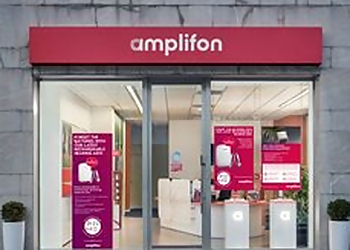 Amplifon Clinic Woodbridge - Vaughan, ON Audiologists - Doctor With Patient Image