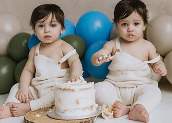 Toronto babies and family photographer Anchor Studio