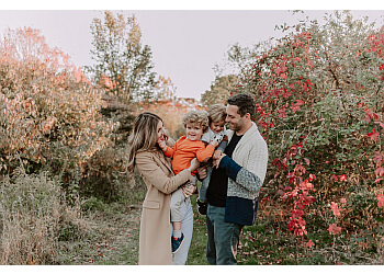Toronto babies and family photographer Anchor Studio