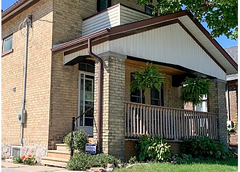 Kitchener Ostéopathes Andi Jakowlew, M.OMSc - OSTEOPATHY WITH ANDI