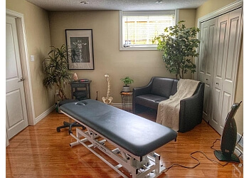 Kitchener Ostéopathes Andi Jakowlew, M.OMSc - OSTEOPATHY WITH ANDI