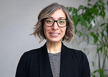 Andrea Azurdia, Ph.D, C.Psych - BLUE SKY DAYS PSYCHOLOGY - Kawartha Lakes, ON Psychologues - Doctor Portrait Image