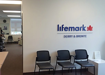 Andrew Hill, MPT, BScKin, FCAMPT - LIFEMARK PHYSIOTHERAPY DERRY & BRONTE - Milton, ON Physiothérapie - Clinic Interior Image
