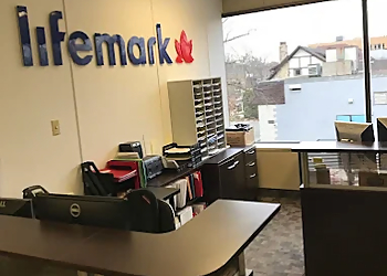 London physical therapist Laura Ritchie, MPT, MClSc (Manip), FCAMPT - LIFEMARK PHYSIOTHERAPY WORTLEY VILLAGE