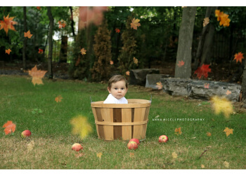 Mississauga babies and family photographer Anna Miceli Photography