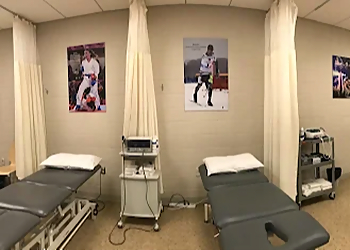 Anna Petrie, PT - MAX HEALTH INSTITUTE & PHYSIOTHERAPY FREDERICTON - Fredericton, NB Physiothérapie - Clinic Interior Image
