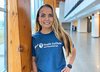 Anna Petrie, PT - MAX HEALTH INSTITUTE & PHYSIOTHERAPY FREDERICTON - Fredericton, NB Physiothérapie - Doctor Portrait Image