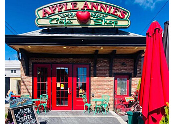 Orillia cafe Apple Annies Cafe and Shop