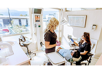 Kelowna Dentistes Enfants Dr. Pooja Bhatt - Apple Dental Care