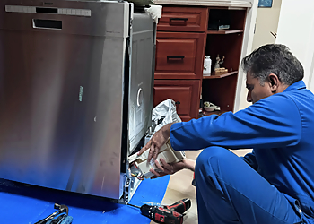 Appliance Repair Expert - Waterloo, ON Appliance Repair Services - Technician Portrait Image