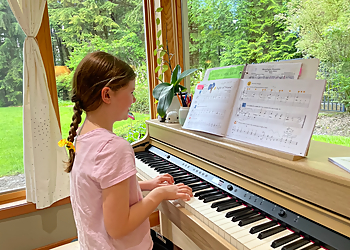 Maple Ridge music school Arianna Mae Studios