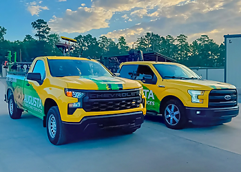 Augusta Lawn Care Medicine Hat Augusta Lawn Care Medicine Hat - Medicine Hat, AB Lawn Care Services - Truck Image