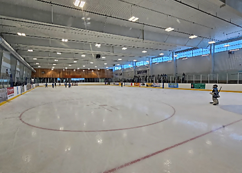 Aurora Recreation Complex - Aurora, ON Centres De Loisirs - Recreation Activity Image