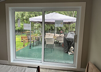 Laval Fabricants de Fenêtres et portes Auroral Portes Et Fenetres Inc.