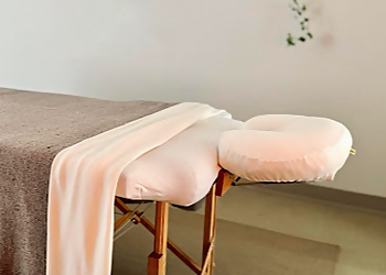 Awapi Massothérapie Véronique Bédard - Shawinigan, QC Massage Therapy - Treatment Room Image