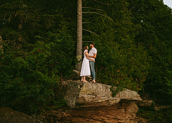 Sault Ste Marie wedding photographer Brie Takes Pictures