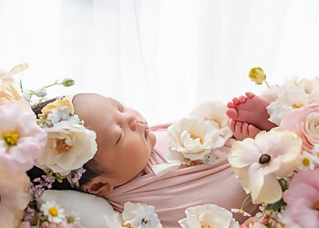 Newmarket babies and family photographer Baby'n Bloom