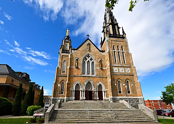 Basilique Saint-Frédéric - Drummondville, QC Landmarks - Landscape Image