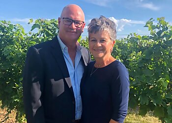 Windsor wedding officiant Beth Pirouet