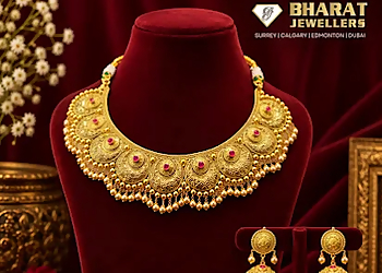 Bharat Jewellers Surrey Bharat Jewellers Surrey - Surrey, BC Jewellery - Necklace Display Image