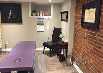 Hamilton manual osteopath Bianca D'Alessandro B.Sc(KIN), M.OMSC - URBAN HEALING STUDIO
