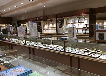 Bijouterie Doucet - Saguenay, QC Bijouteries - Shop Interior Image