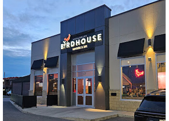 Dollard des Ormeaux sports bar Birdhouse Wingerie & Bar Dollard des Ormeaux