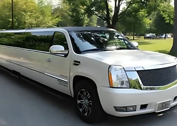 Black to Black Premier Chauffeur Services Black to Black Premier Chauffeur Services - Richmond Hill, ON Limo Service - Limo image